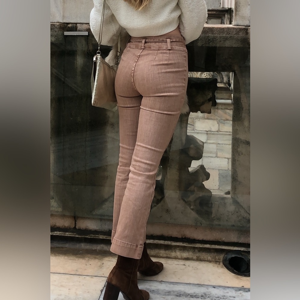 Cropped high-waisted pants with removable tie belt in pale pink